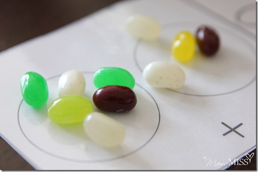 Jellybean Math | Mama Miss #learningfun #homeschool #preschoolmath #candy #halloween