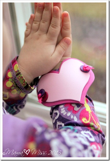Kid Made Heart Bracelet https://www.mamamiss.com ©2013