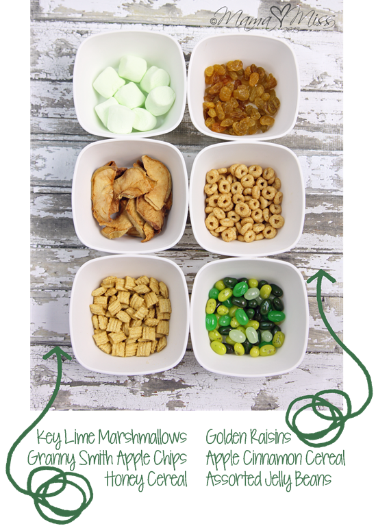 Shamrock Snack Mix #StPatricksDay #healthysnacks #funsnacksforkids | https://www.mamamiss.com ©2013