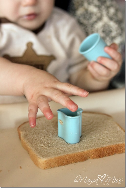 play and eat: Bread And Cutters #cookiecutters #playmatters https://www.mamamiss.com ©2013