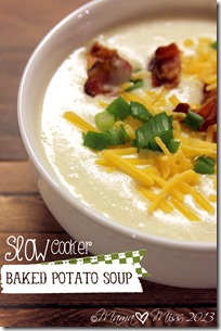 Slow Cooker Baked Potato Soup https://www.mamamiss.com ©2013