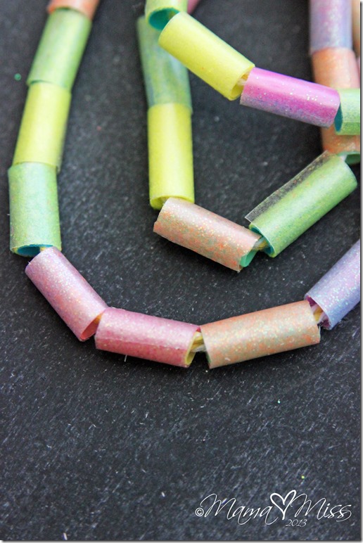 DIY Homemade Sparkling Beads #diy #glitter #kidscrafts #jewelry