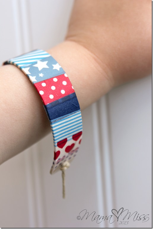 DIY: Patriotic Washi Tape Wooden Bracelets #washitape #diy #bracelet #the4th #redwhiteandblue