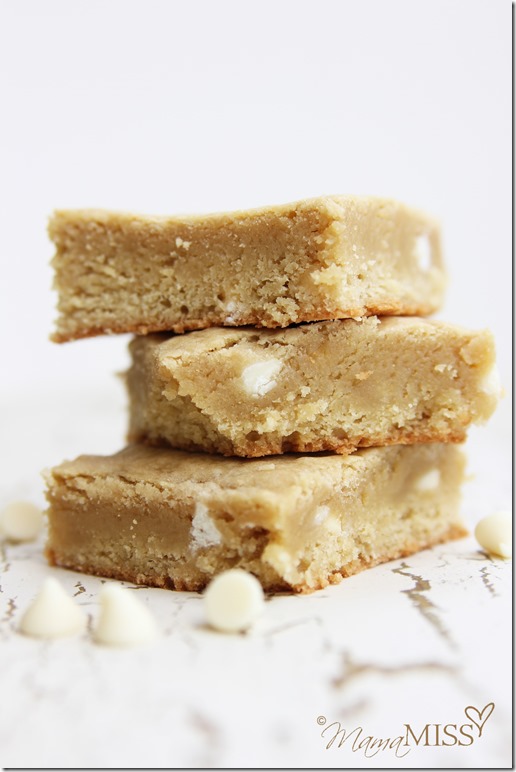 White Chocolate Chip Blondies | Mama Miss #blondies #decadentdessert