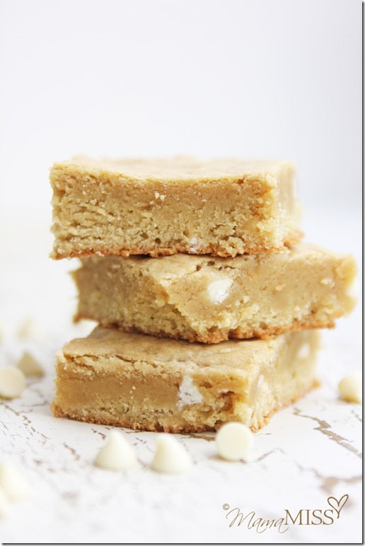 White Chocolate Chip Blondies | Mama Miss #blondies #decadentdessert