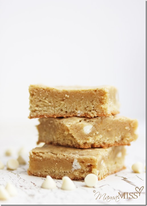 White Chocolate Chip Blondies | Mama Miss #blondies #decadentdessert