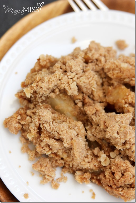 The Best Apple Crisp | Mama Miss #apple #cake #fall #crumb