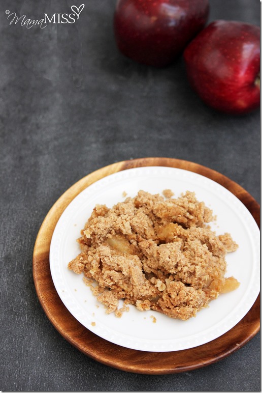 The Best Apple Crisp | Mama Miss #apple #cake #fall #crumb