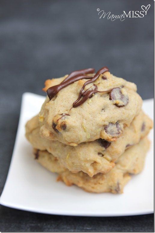 Zucchini Chocolate Chip Cookies | Mama Miss #zucchini #dessert #bake #squash