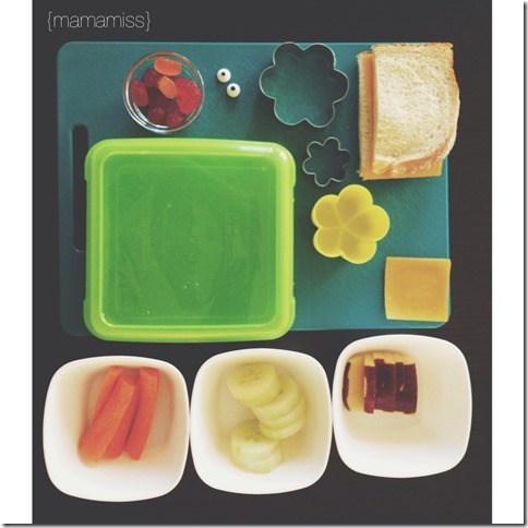 Easy & Simple Bento | Mama Miss #bentolunch #kidfood #funfood