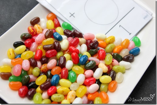 Jellybean Math | Mama Miss #learningfun #homeschool #preschoolmath #candy #halloween