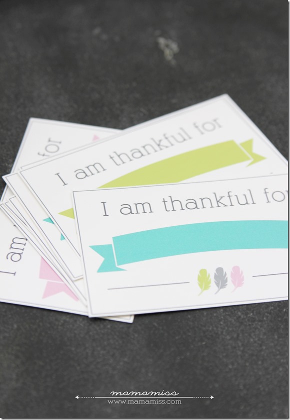 Thankful Print and Thankful Jar | @mamamissblog #thankfulactivity #thanksgiving #gratitude