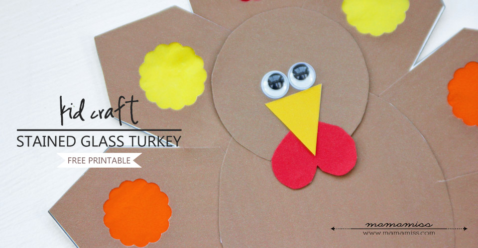 Stained Glass Turkey Craft | @mamamissblog #thanksgiving #turkeycraft #freeprintable