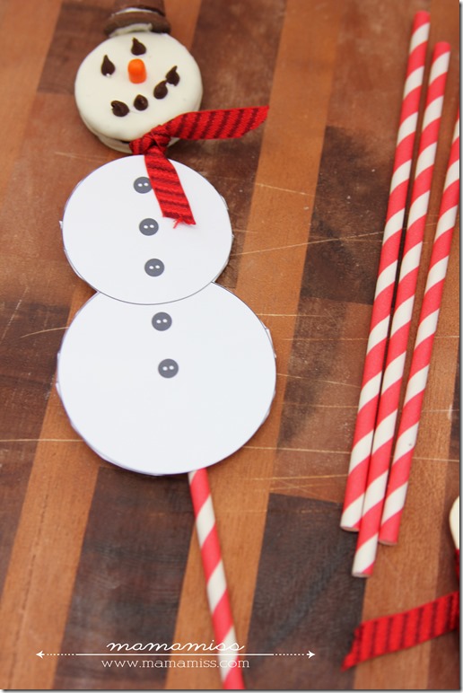 Frosty The Snow-Pop | @mamamissblog #frosty #kidtreats #christmasfood #snowman