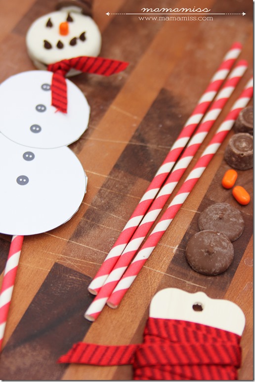 Frosty The Snow-Pop | @mamamissblog #frosty #kidtreats #christmasfood #snowman