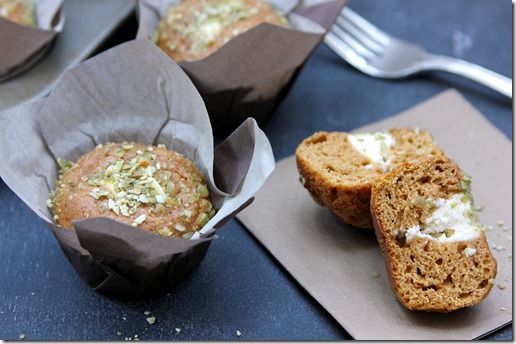 Pumpkin Cream Cheese Muffins | @mamamissblog #pumpkin #muffinlove #brunch