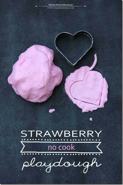 Strawberry No Cook Playdough | @mamamissblog #sensory #simpleactivity #playdough