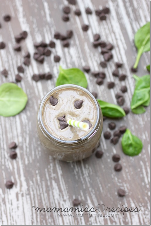 Peanut Butter Cup Power Smoothie | @mamamissblog #healthyeats #CocoaVia #peanutbutter