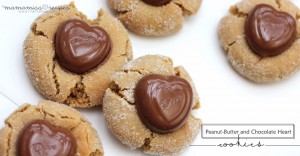 Peanut-Butter and Chocolate Heart Cookies | @mamamissblog #peanutbutter #valentinesdaytreats #classiccookie #dovechocolates