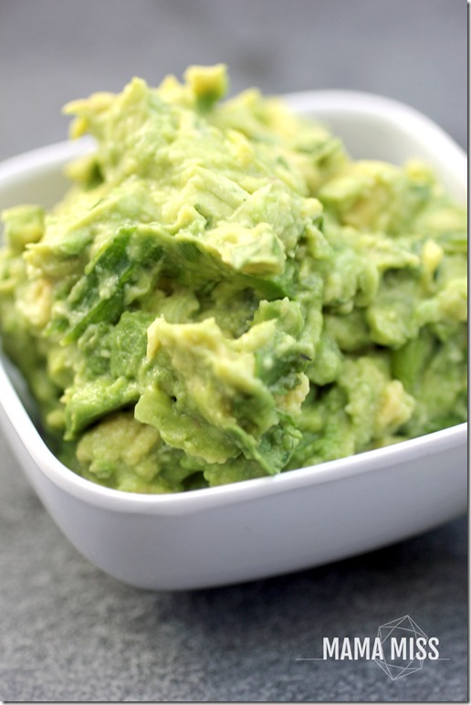 The Best Guacamole | @mamamissblog #guac #avocado #sidedish