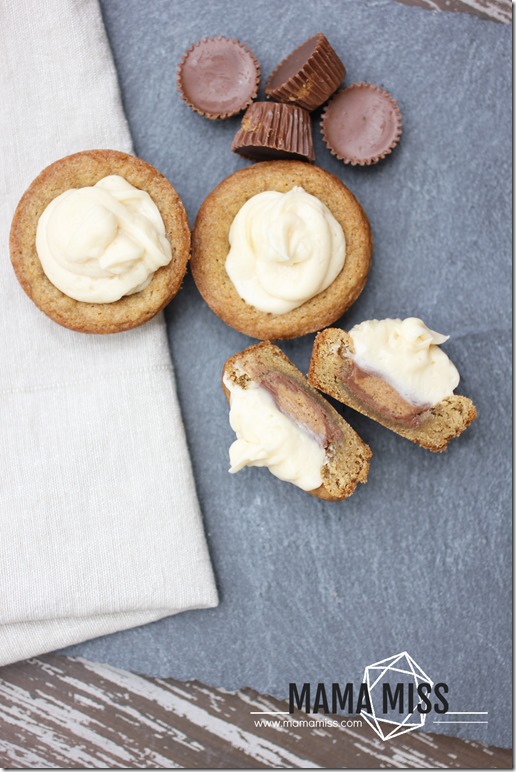 Peanut Butter Cup Cookie Cup | @mamamissblog #reeses #chocolate #cookie #buttercream