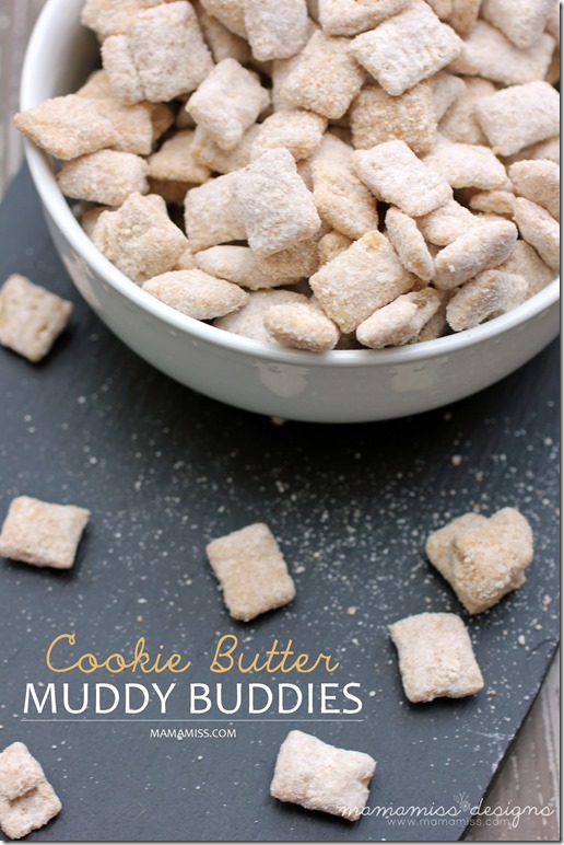 Cookie Butter Muddy Buddies | @mamamissblog #traderjoes #cookiebutter #muddybuddies