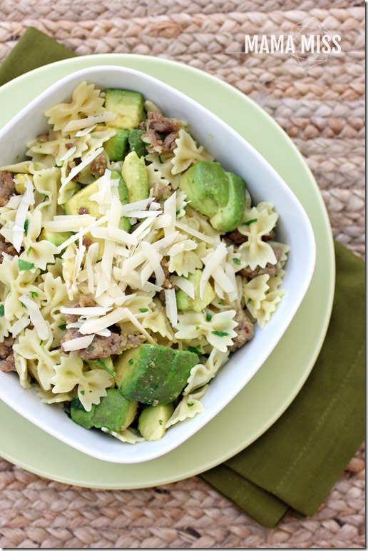 Farfalle with Sausage, Avocado, and Parmesan | @mamamissblog #easyweeknightmeal #pasta 