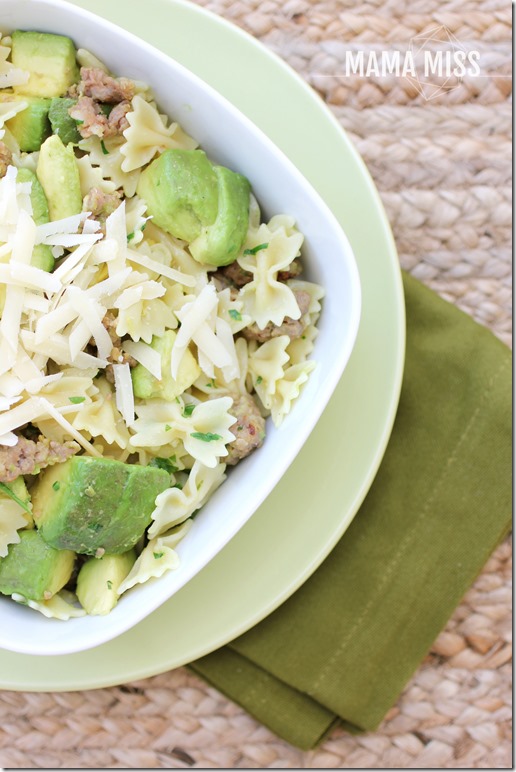 Farfalle with Sausage, Avocado, and Parmesan | @mamamissblog #easyweeknightmeal #pasta 