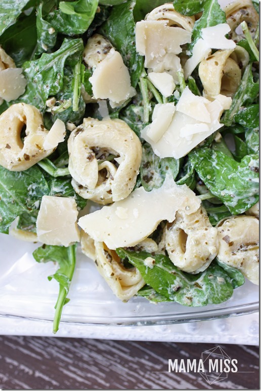 Arugula Tortellini Salad | @mamamissblog #quickmeal #simplemeal #kidfriendly #salad