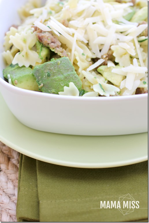 Farfalle with Sausage, Avocado, and Parmesan | @mamamissblog #easyweeknightmeal #pasta 