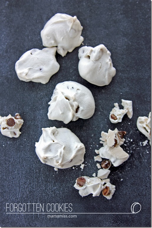 Forgotten Cookies | @mamamissblog #meringues #chocolatechip #sweets