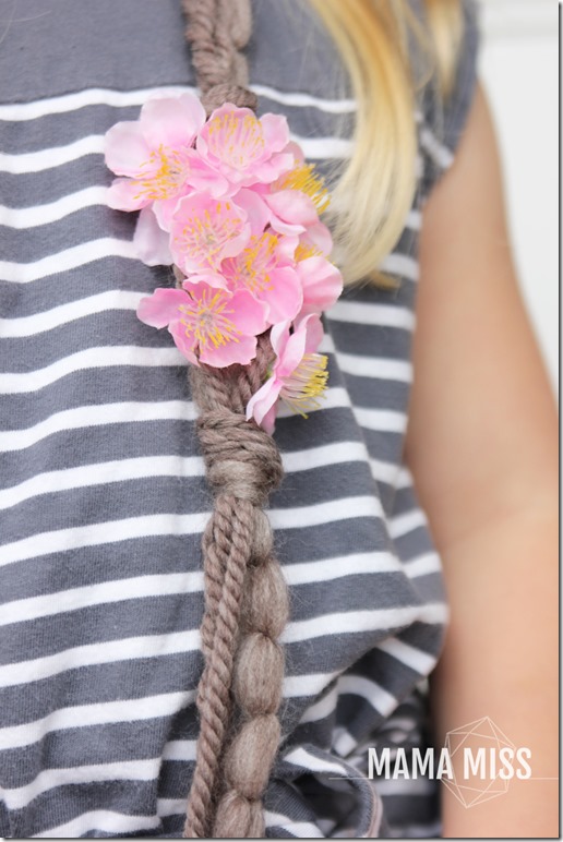 Peach Blossom Necklace | @mamamissblog #peachblossom #diy #‎bookingusa‬ #bookandcraft 