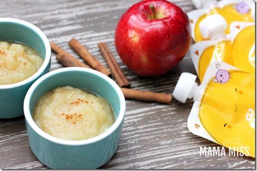 Homemade Applesauce | @mamamissblog @ReSqueeze #natural #homemade #sugarfree #apples