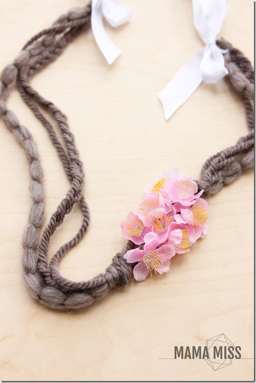 Peach Blossom Necklace | @mamamissblog #peachblossom #diy #‎bookingusa‬ #bookandcraft 