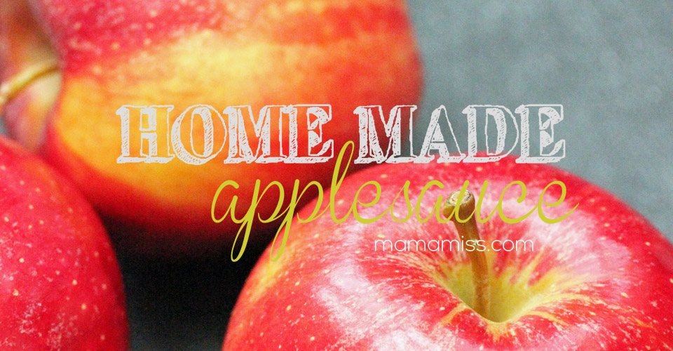 Homemade Applesauce | @mamamissblog @ReSqueeze #natural #homemade #sugarfree #apples
