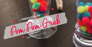 Pom Pom Grab |@mamamissblog #preschool #busybag #finemotorskills