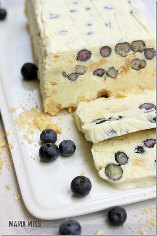 Lemon Blueberry Shortbread Semifreddo | @mamamissblog #semifreddo #icecream #summertreat #froyo