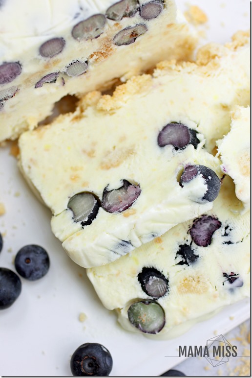 Lemon Blueberry Shortbread Semifreddo | @mamamissblog #semifreddo #icecream #summertreat #froyo