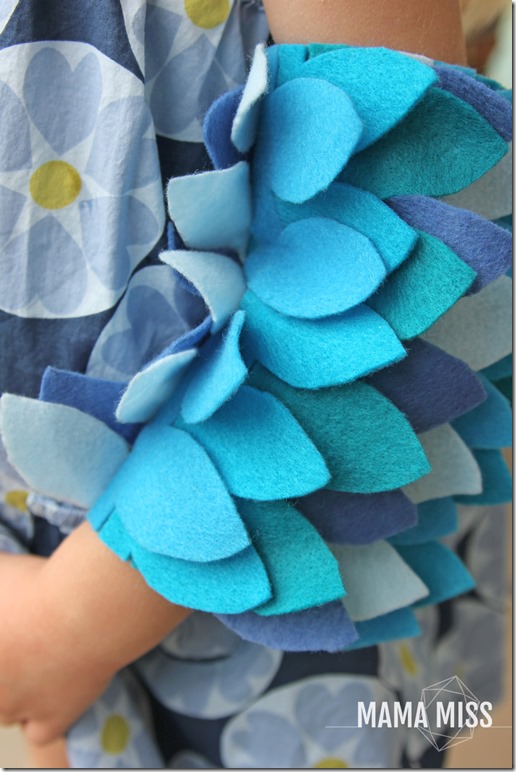 DIY Costume & Popcorn Bar | @mamamissblog #Rio2 #birdcostume #PopForRio2 #familymovienight #macaw