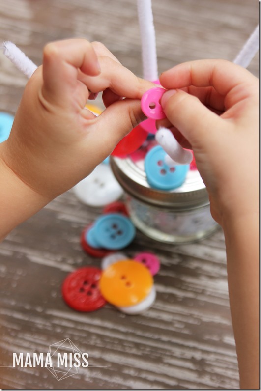 fine motor: Portable Button Play | @mamamissblog #finemotor #buttons #playmatters