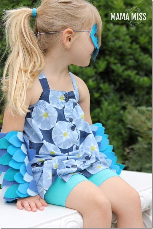 DIY Costume & Popcorn Bar | @mamamissblog #Rio2 #birdcostume #PopForRio2 #familymovienight #macaw