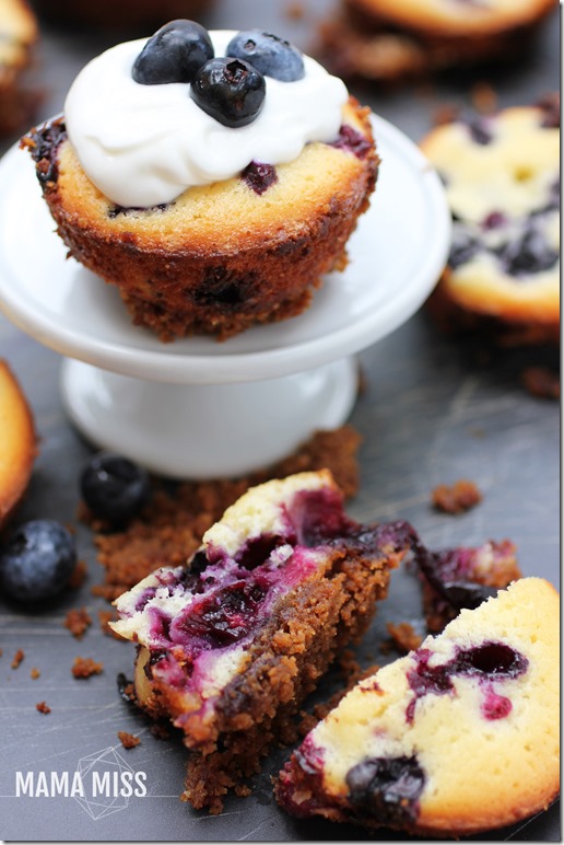 Blueberry Biscoff Custard Muffins | @mamamissblog #brunch #breakfast #muffinlove