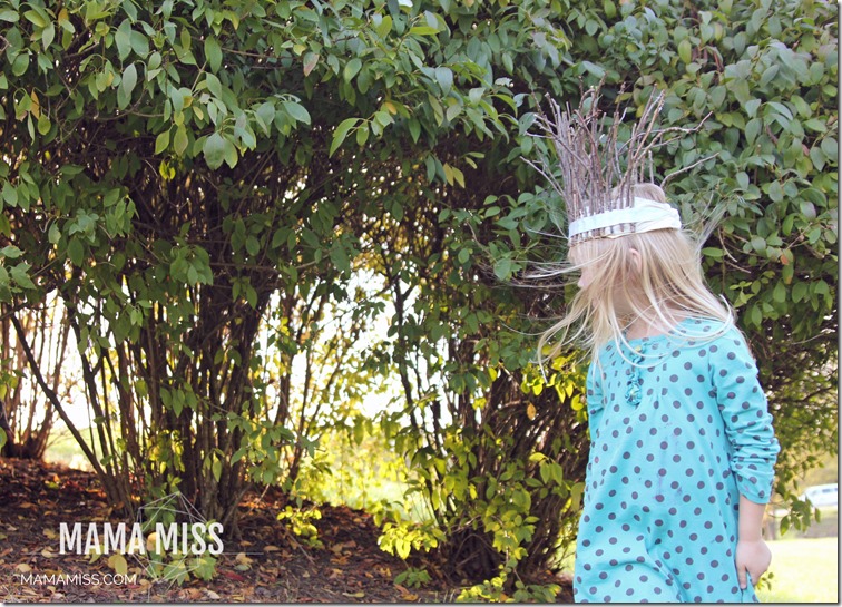 Fancy Stick Crown - inspired by nature, created for the imagination | @mamamissblog #juliadonaldson #stickman