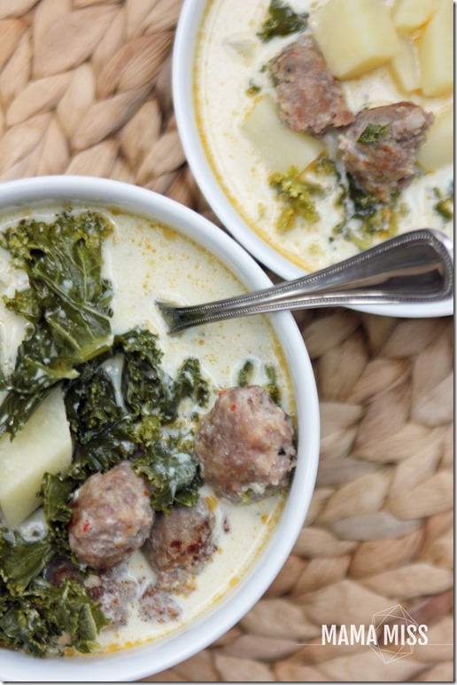 Zuppa Toscana Soup - sausage, kale, russet potatoes - a hearty veggie filled soup perfect for a cool day | @mamamissblog #zuppatoscana #soup