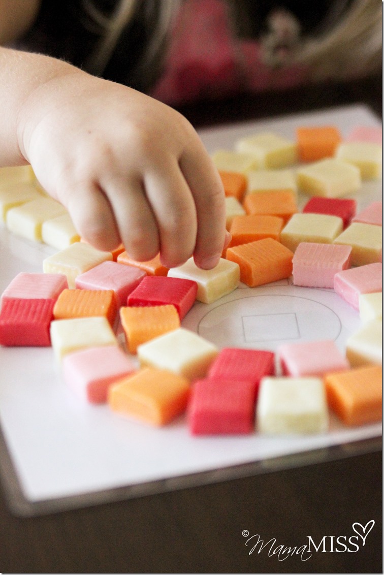 What to do with all that Halloween candy?!  Science, Art, and Math that's what!  Learning With Candy | @mamamissblog #halloween