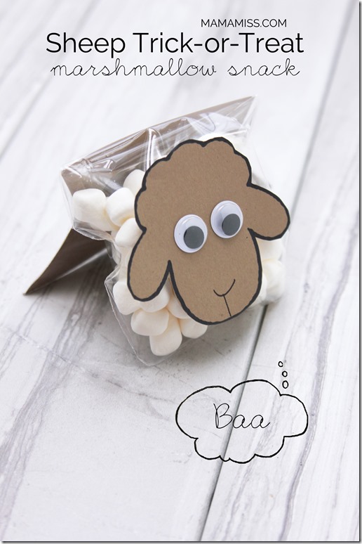 Sheep Trick or Treat (craft, activity, and snack) | @mamamissblog #halloween #bookandcraft #readandplay