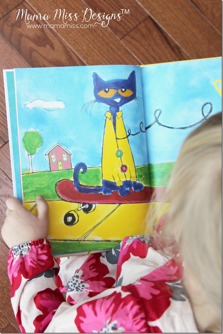 Inspired by Pete The Cat - Button Counting, Graphing, and Sorting with FREE PRINTABLE! | @mamamissblog ‪#‎vbcforkids‬ #bookactivities