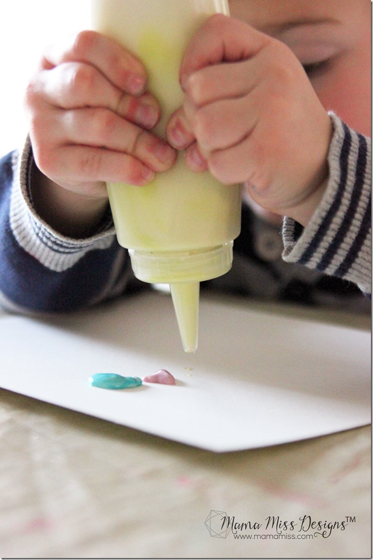 Magic Expanding Paint | @mamamissblog #screenfree #puffypaint