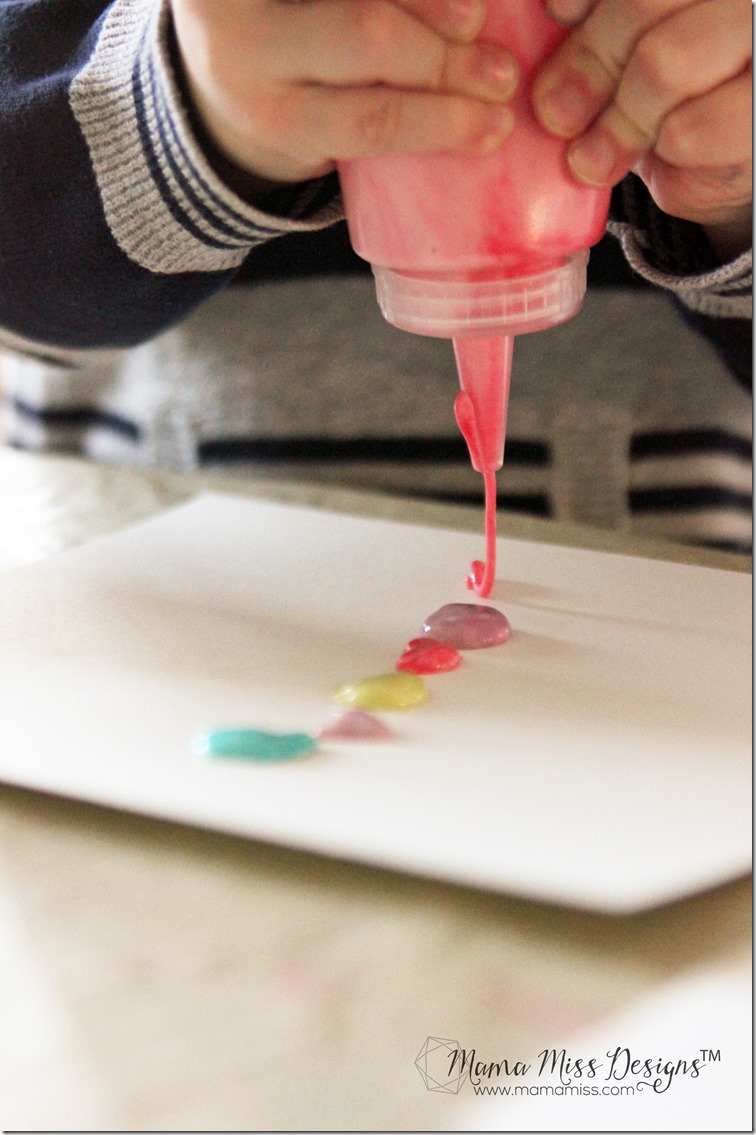 Magic Expanding Paint | @mamamissblog #screenfree #puffypaint