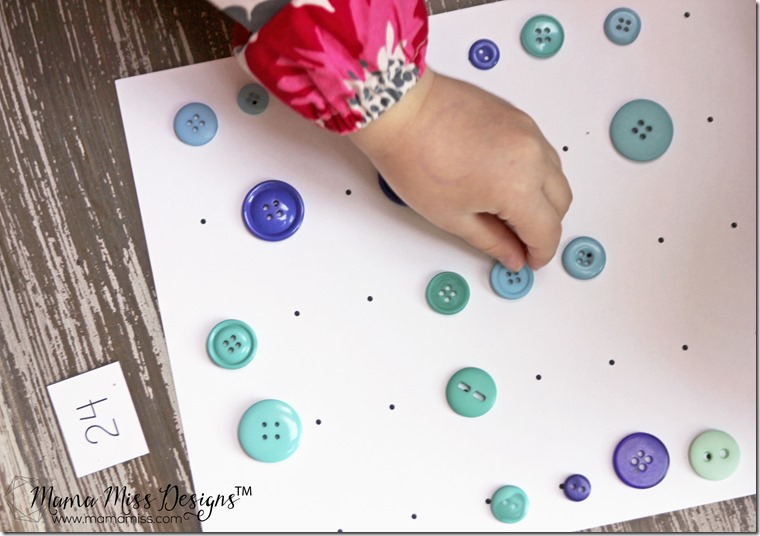 Inspired by Pete The Cat - Button Counting, Graphing, and Sorting with FREE PRINTABLE! | @mamamissblog ‪#‎vbcforkids‬ #bookactivities